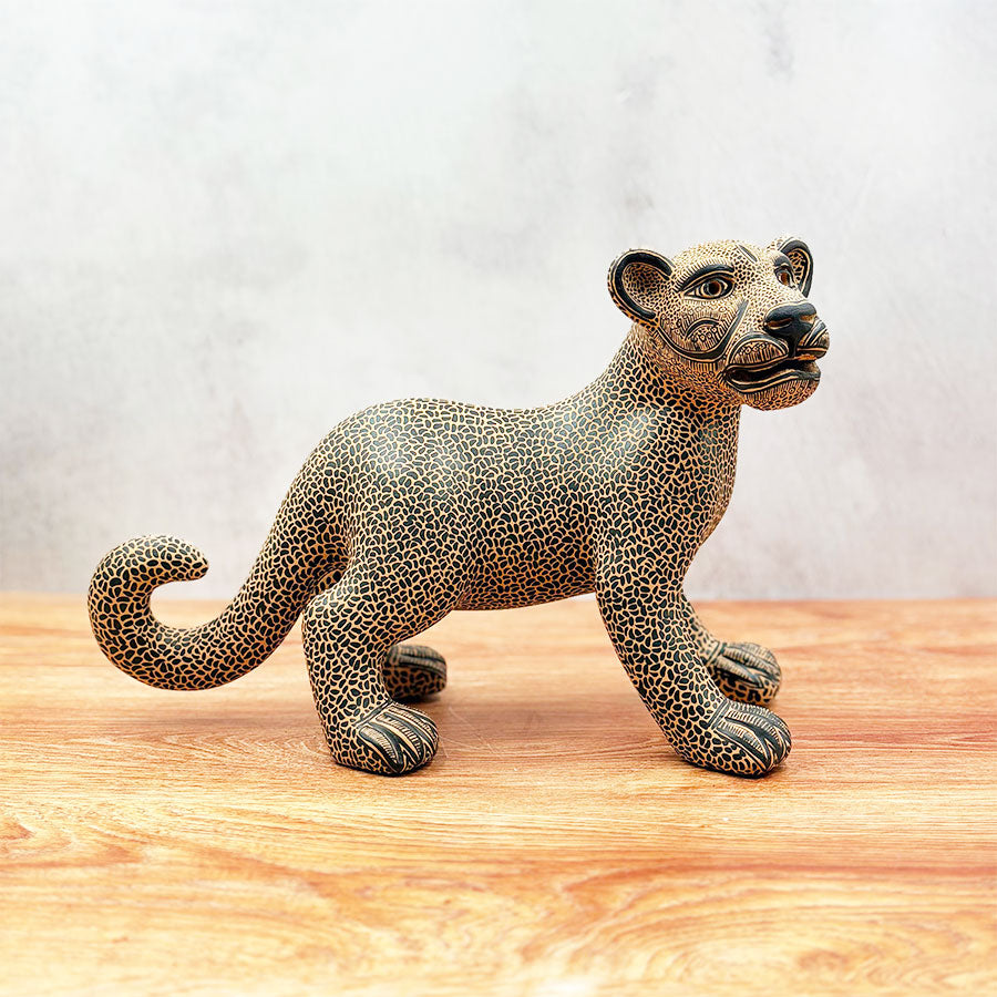 Mini beige jaguar