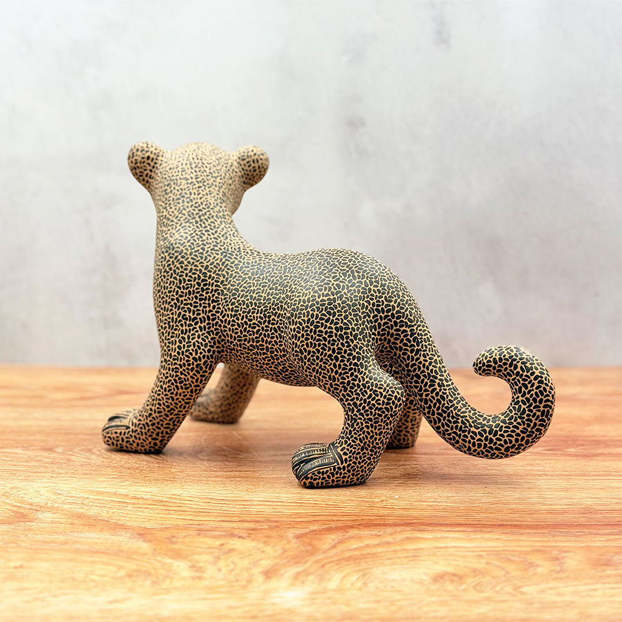 Mini beige jaguar