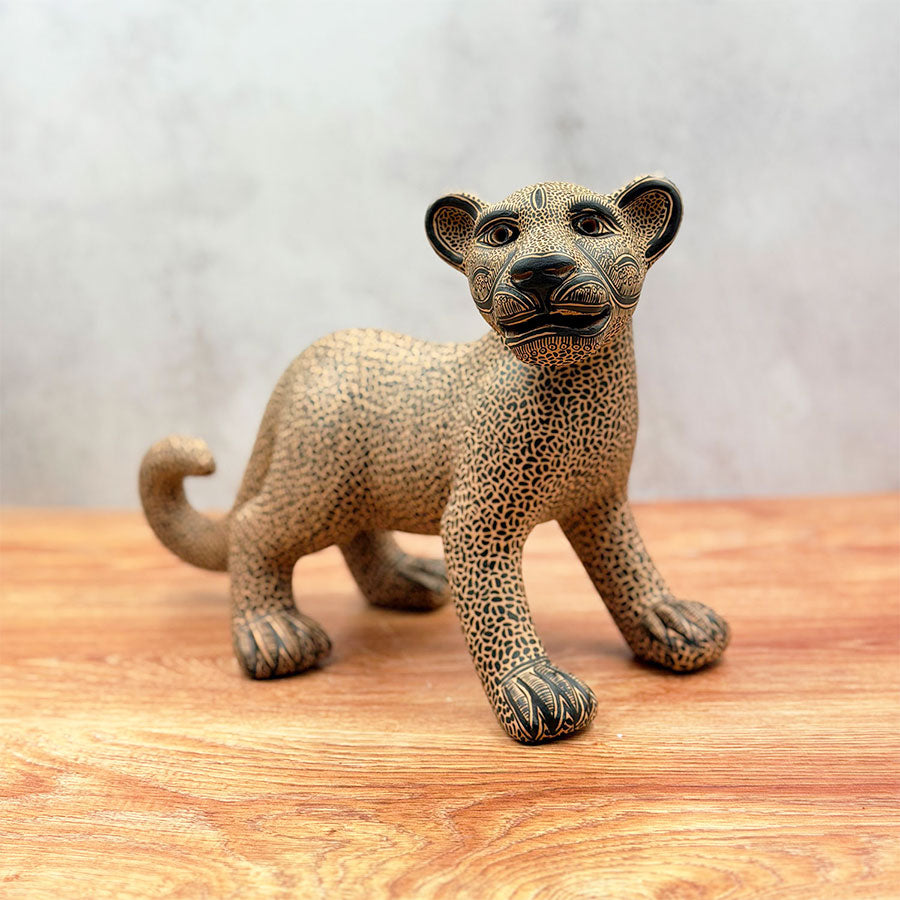 Mini beige jaguar