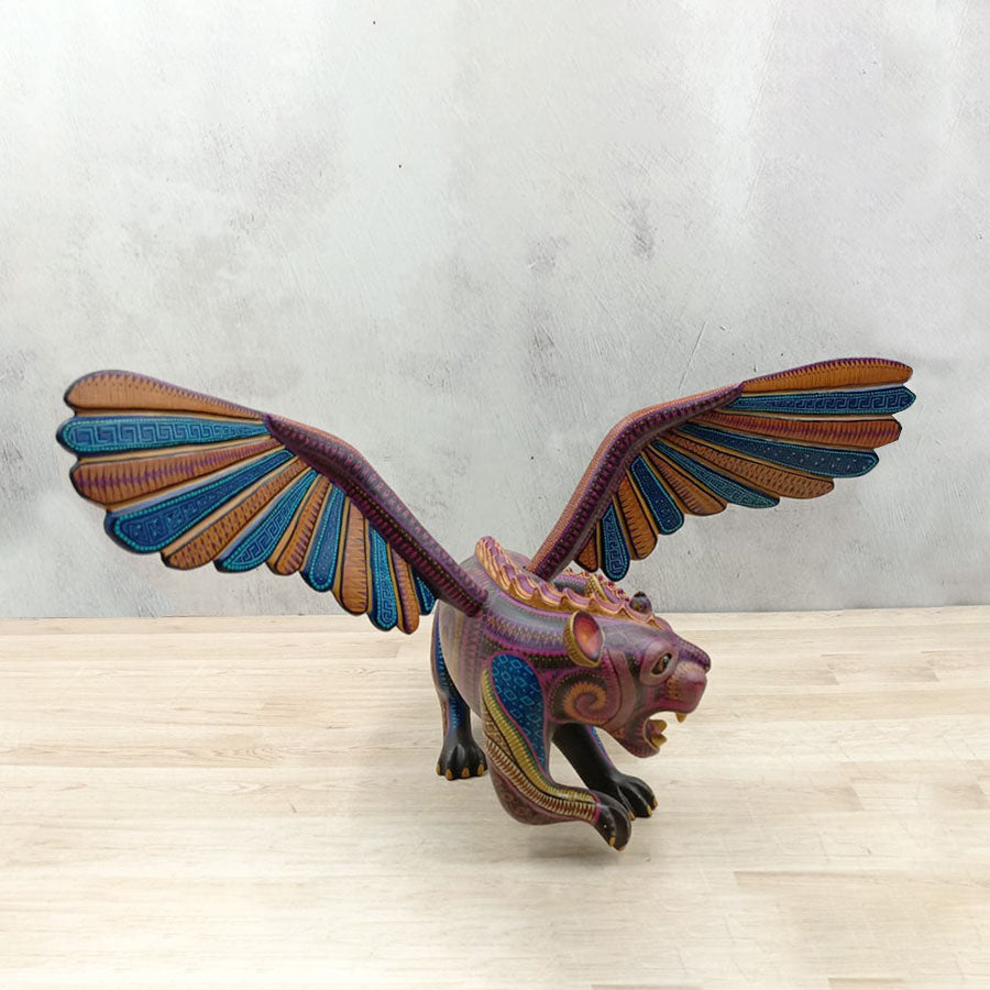 Jaguar alebrije con alas morado