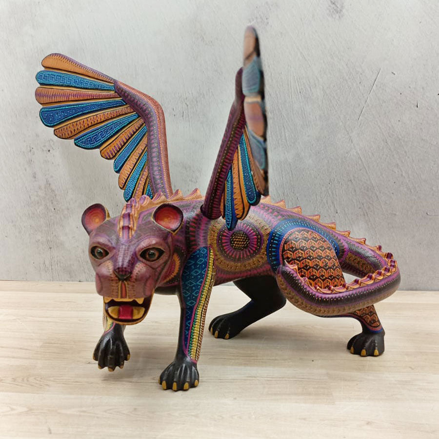 Jaguar alebrije con alas morado