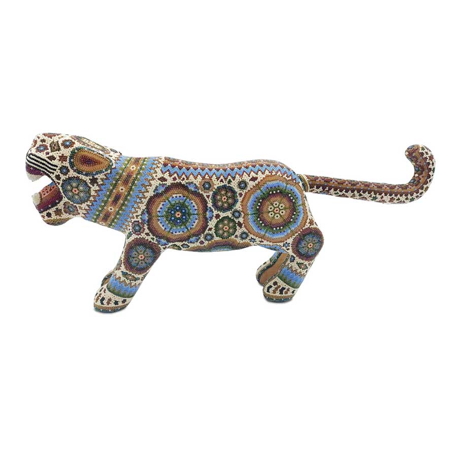 Jaguar parado huichol