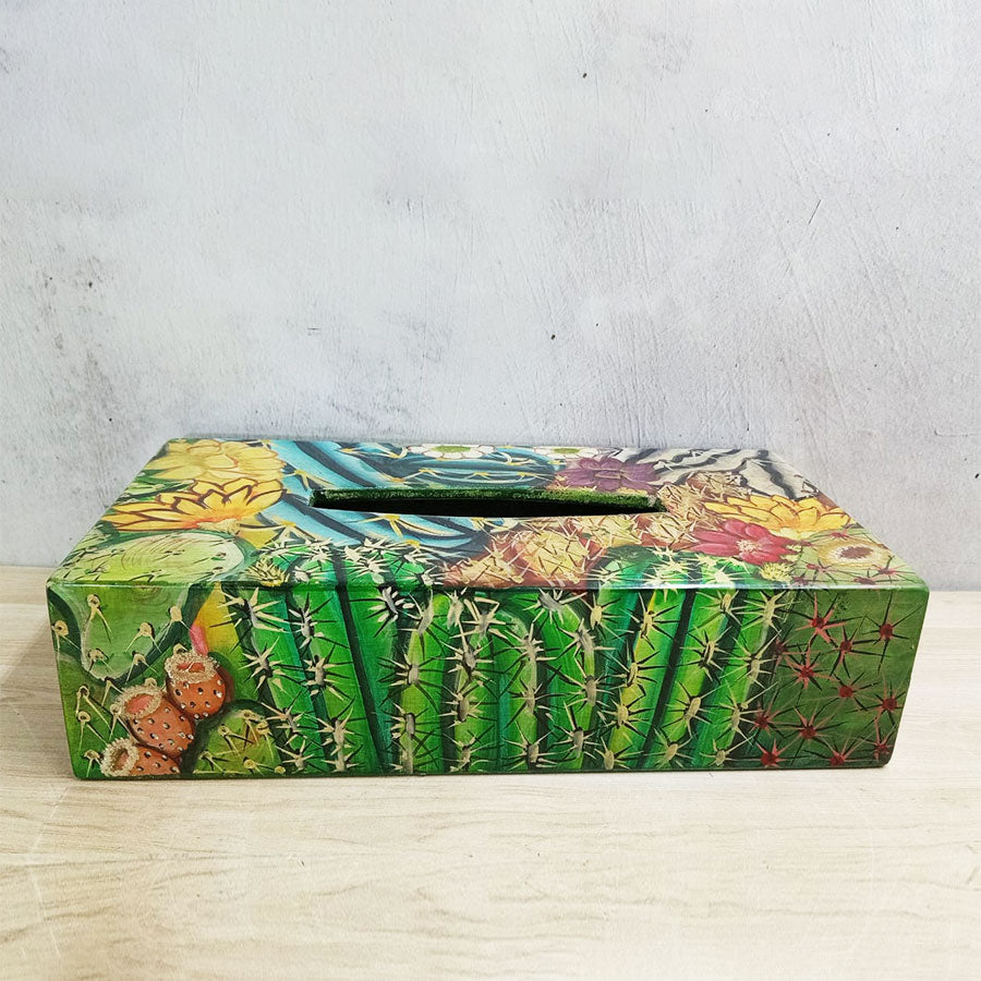 Portapañuelos rectangular de madera decorada