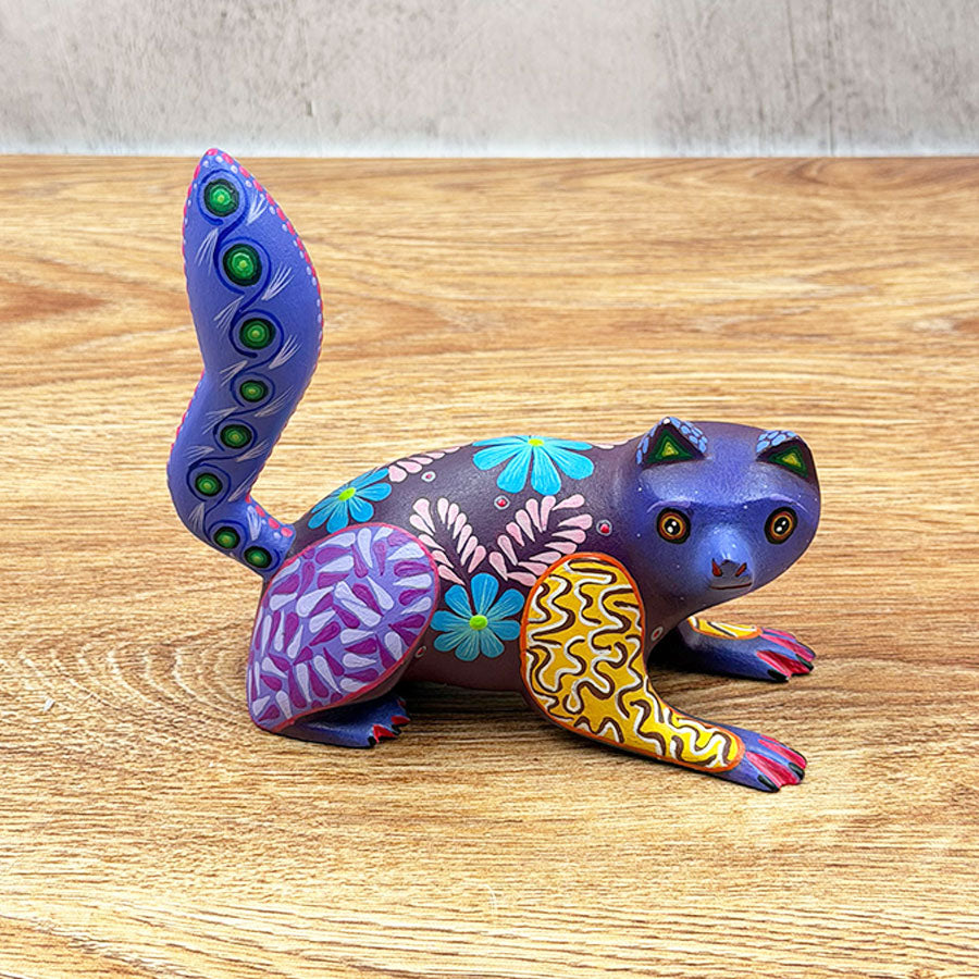 Mapache alebrije morado