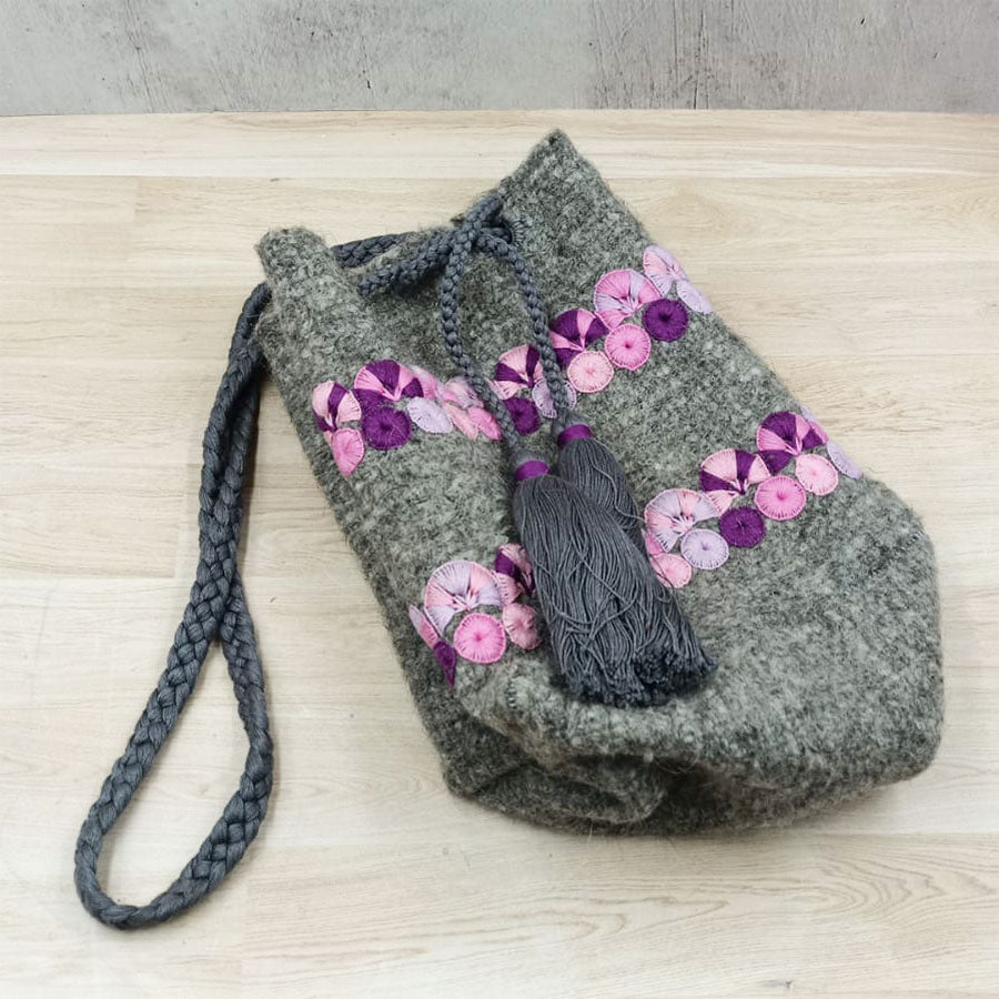 Gray bag with pink details