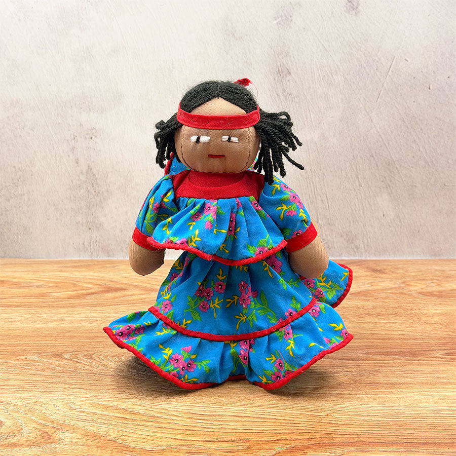 Muñeca rarámuri azul