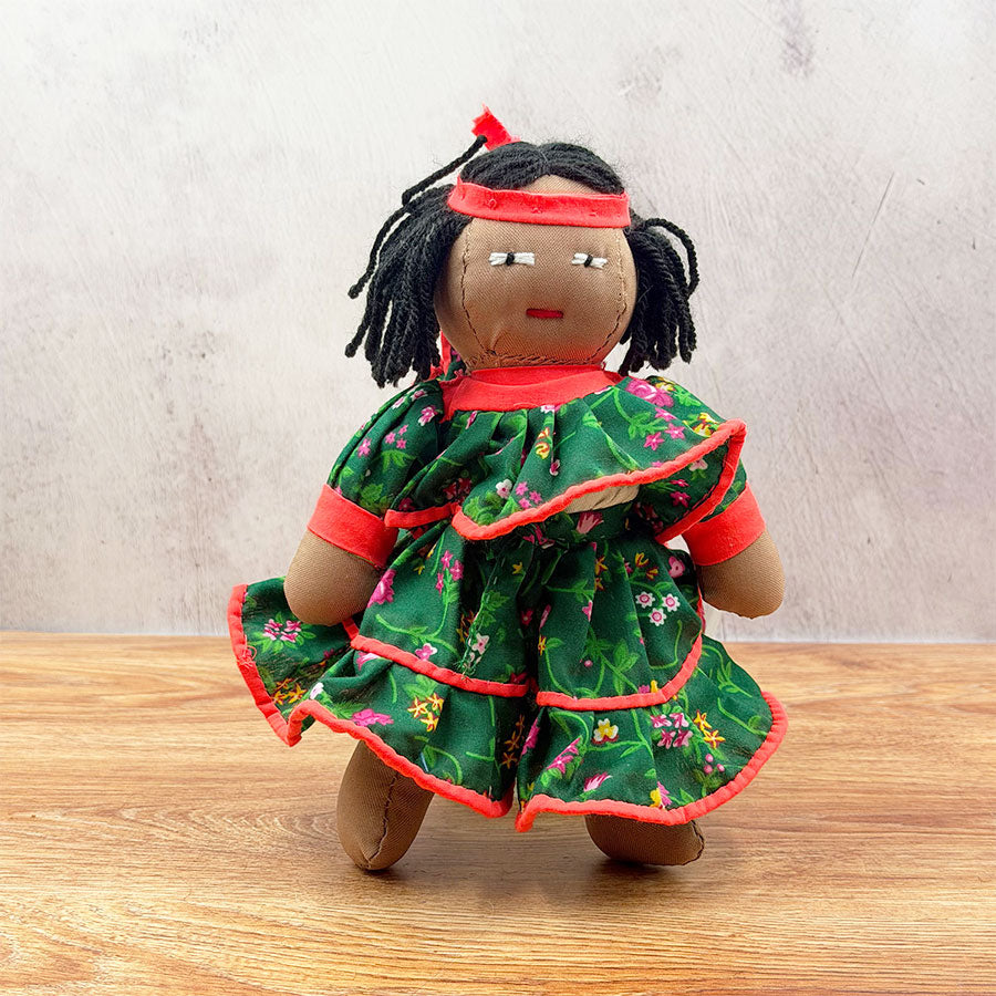 Muñeca rarámuri verde