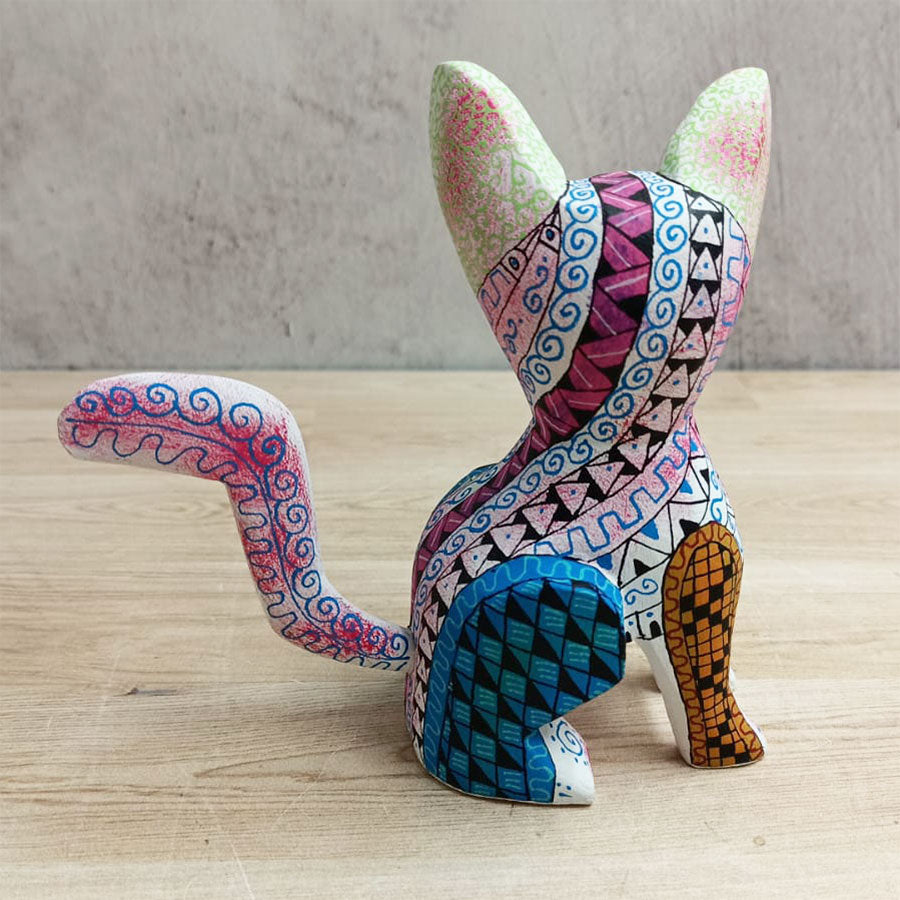 Perrito alebrije blanco y azul