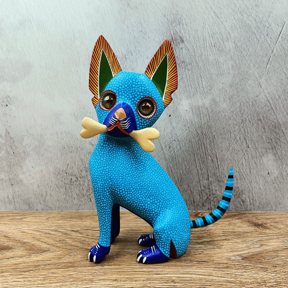 Perrito chihuahua alebrije azul