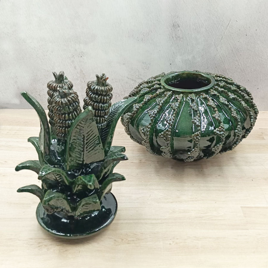 Piña triángulos verde barro vidriado