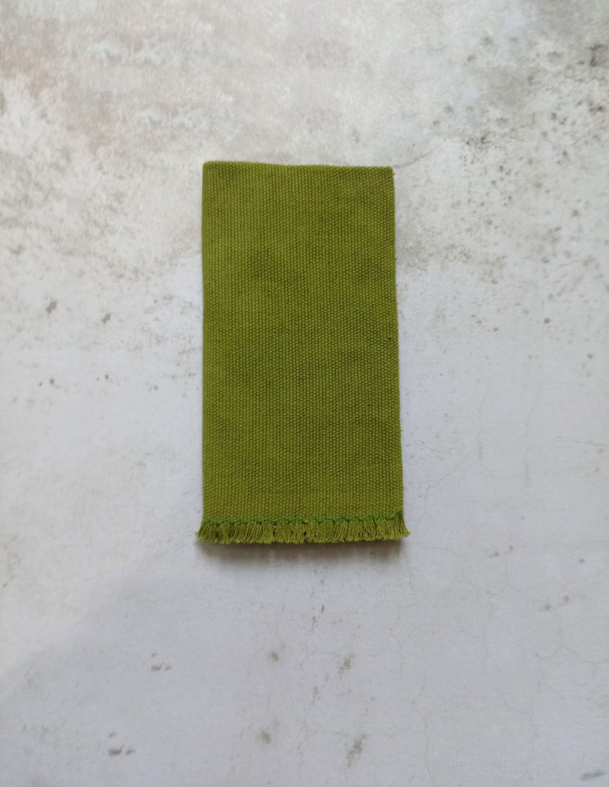 Plain cotton napkins in navy blue or green