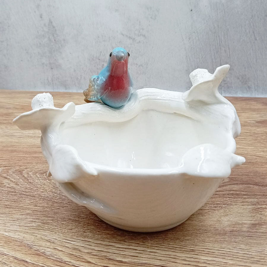 Tazón blanco con pajarito de colores