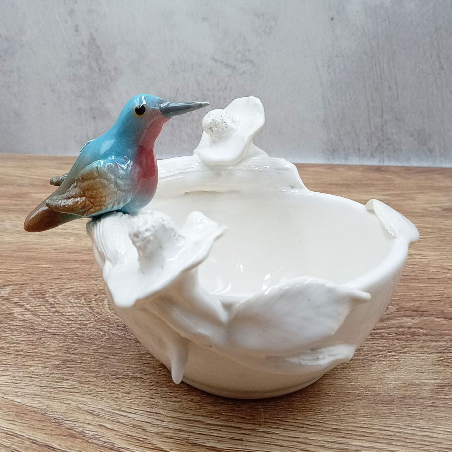 Tazón blanco con pajarito de colores