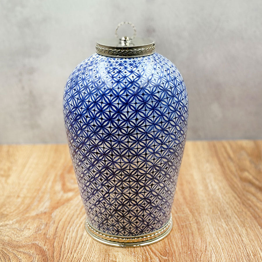 Tibor con detalles en azul y blanco