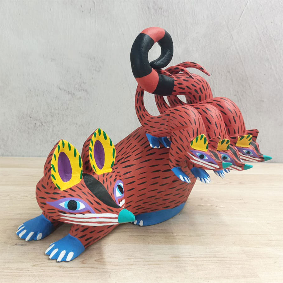 Tlacuache alebrije con crías