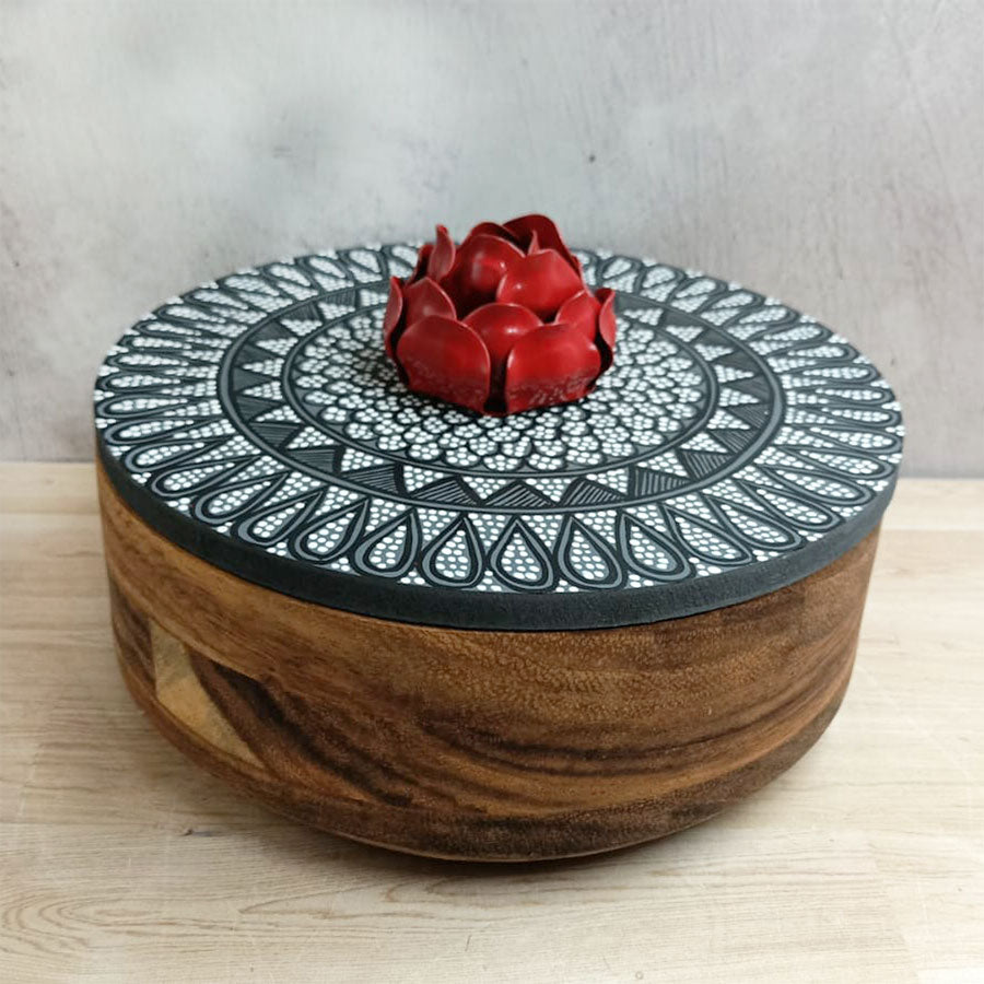 Martina tortilla holder with decorated  lid
