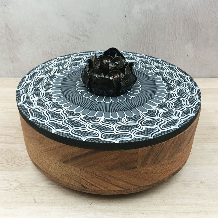 Martina tortilla holder with decorated  lid