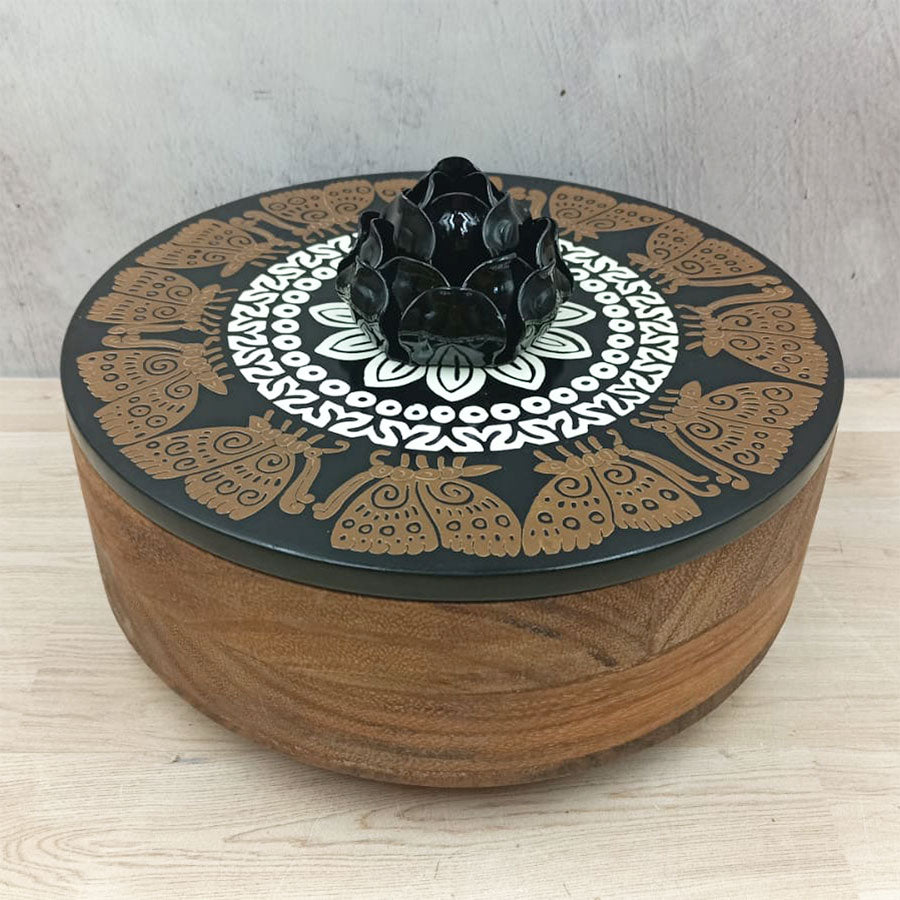 Tortilla holder with Olinalá lid