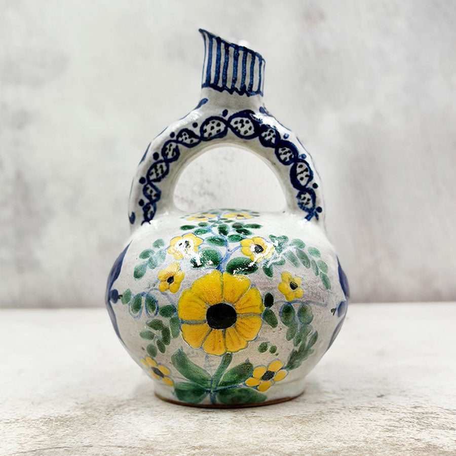 Wine pitcher with handle