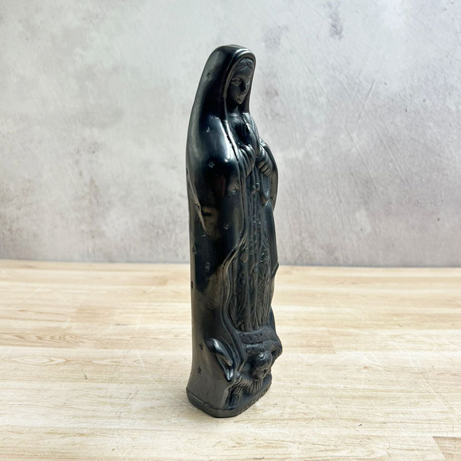 Virgen de Guadalupe de barro negro