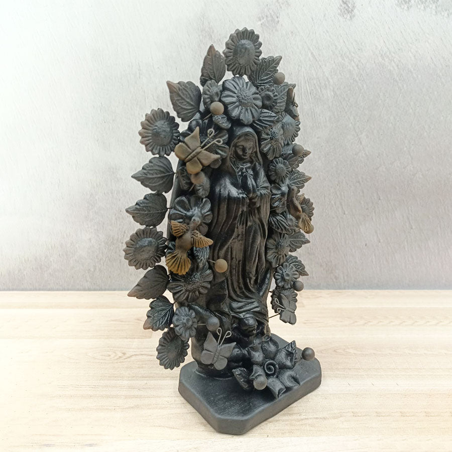 Virgen de Guadalupe con flores negra